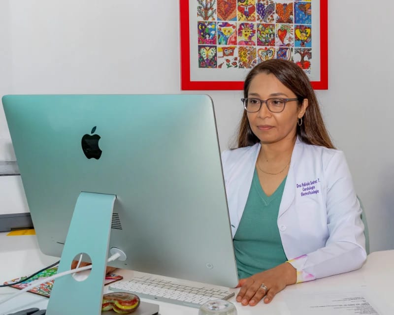 Dra. Fabiola Suárez Téllez – Cardióloga Electrofisióloga en Cancún